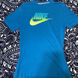 Nike’s men’s shirt